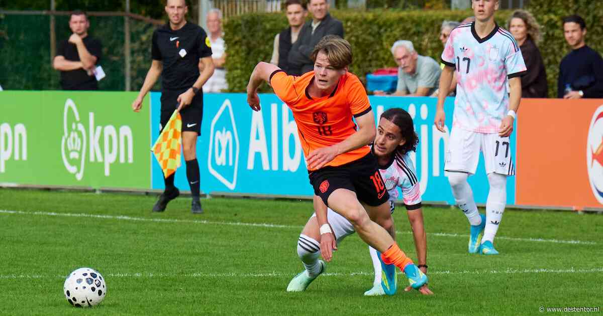 PEC Zwolle-debutant Gilles (18) beleeft droomweek, zijn bekende moeder helpt hem met alle aandacht