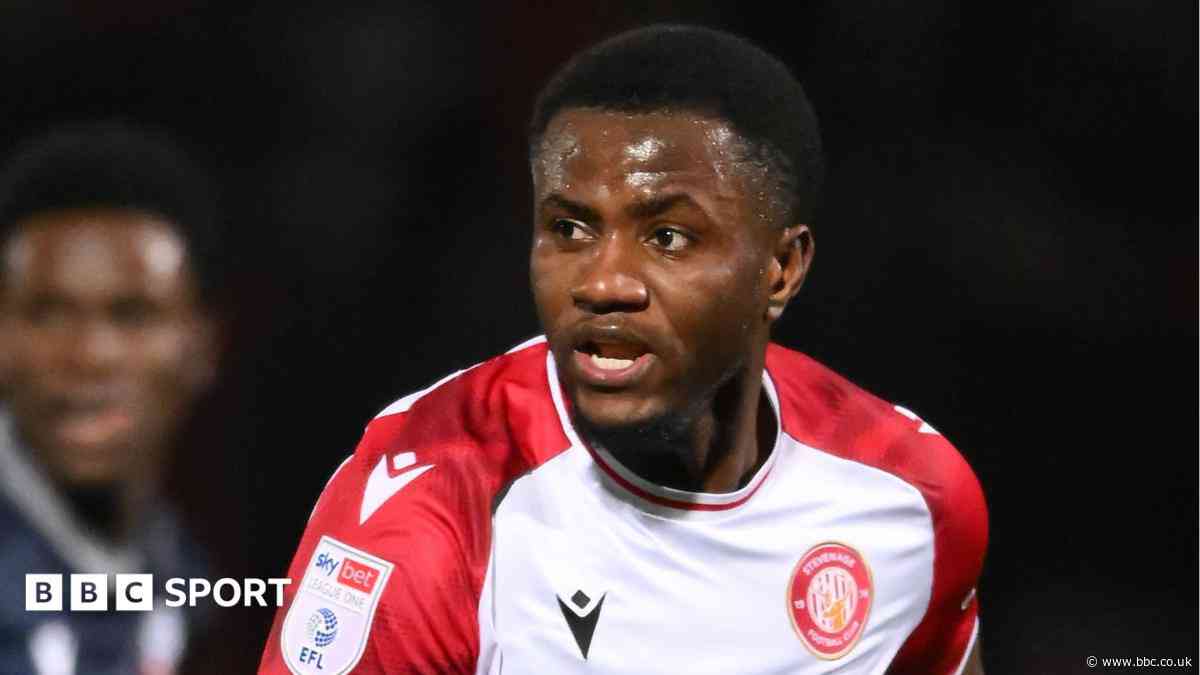 Colchester sign forward Lubala on free transfer