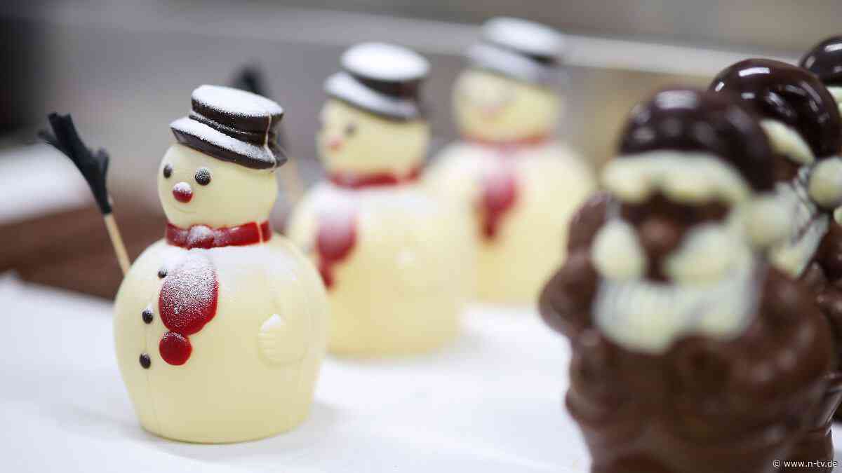 Preise noch ungewiss: Produktion von Weihnachtsschokolade läuft auf Hochtouren