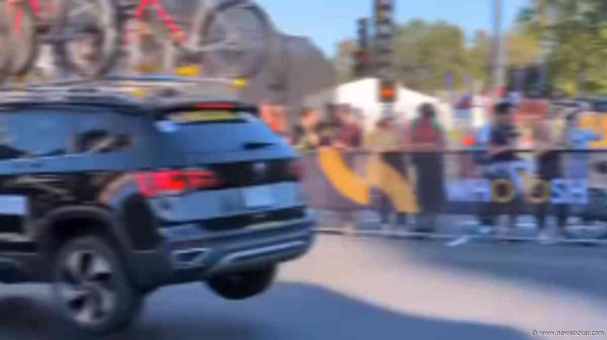 Spaanse ploegauto ’vliegt’ levensgevaarlijk over WK-parcours in Montreal: bondscoach uit koers gezet