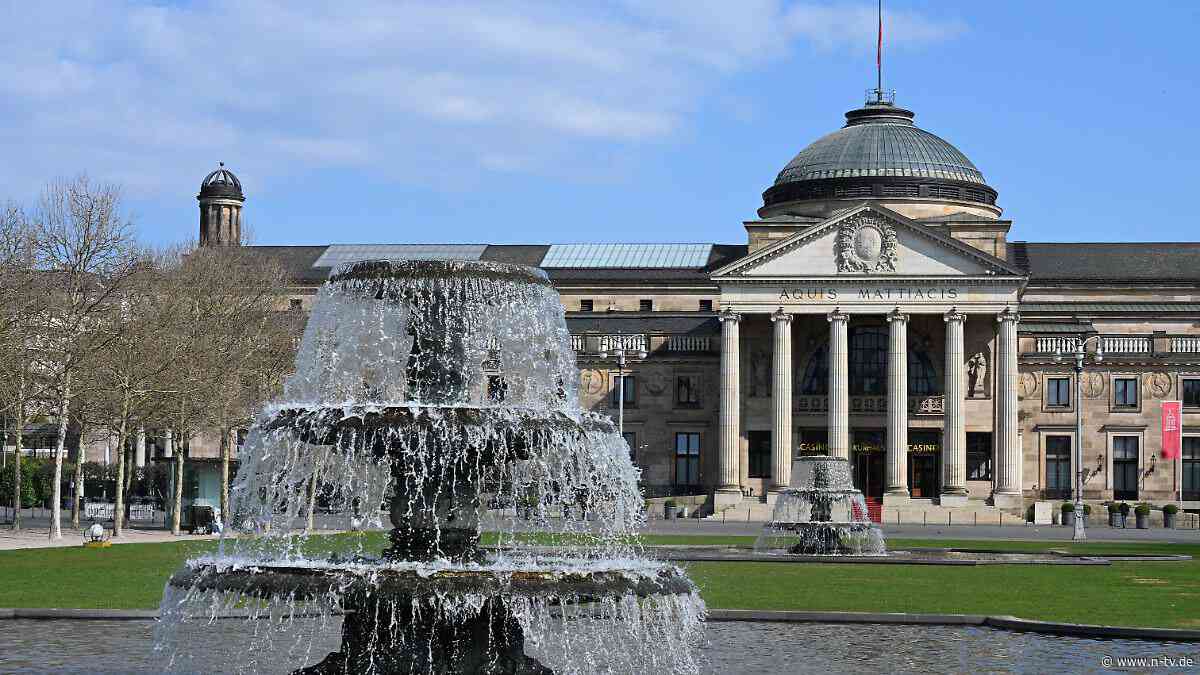 Bakterium in Probe entdeckt: Bürger in Wiesbadens Innenstadt sollen Wasser abkochen