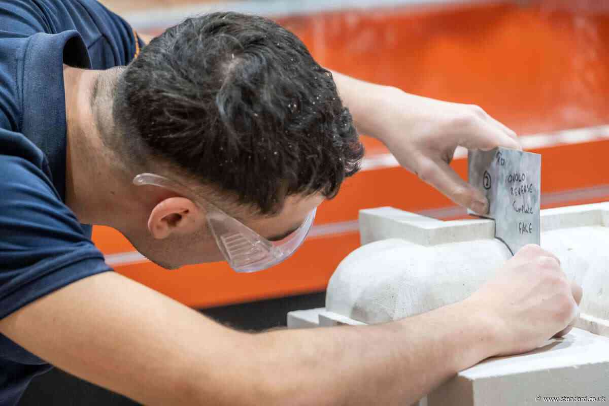 Fact check: Apprenticeship statistics and AI-generated teacher image