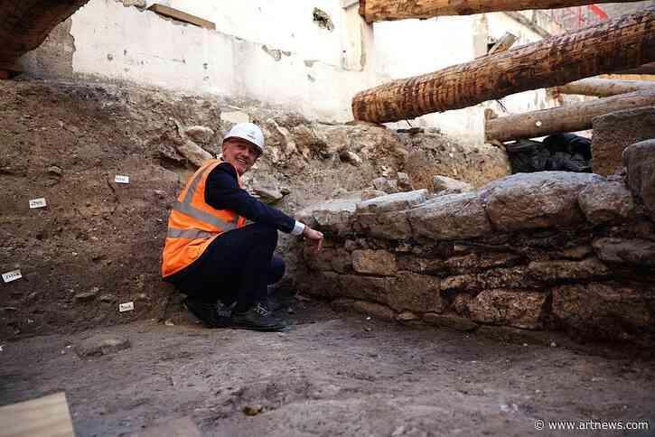 Ancient Wall Found in Paris May Solve Mystery of City’s Origins