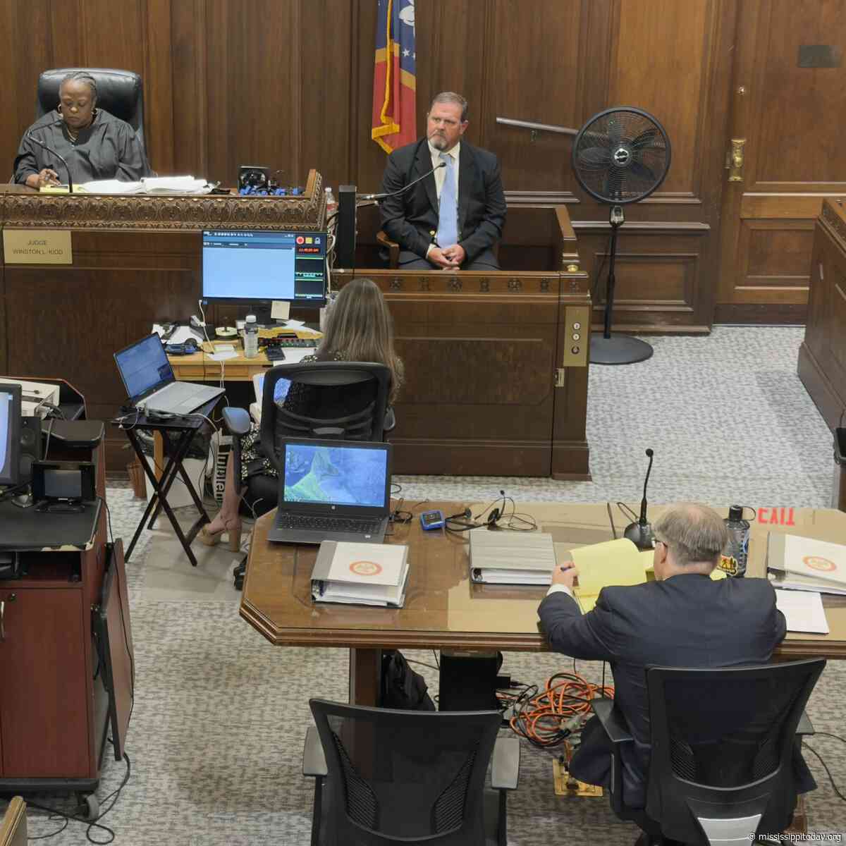 Former Capitol Police officers testify in their manslaughter trial