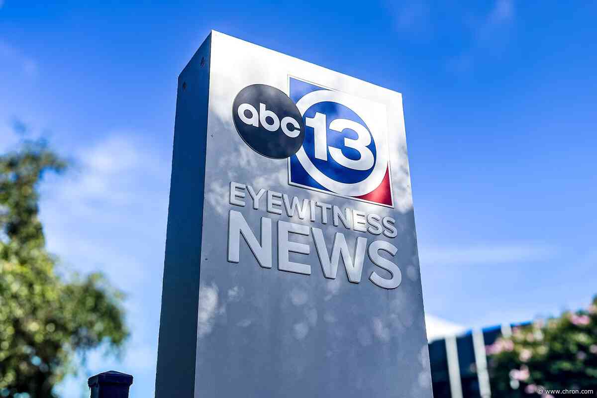 ABC13 anchor throws shade at FOX 26's 'new' streaming format