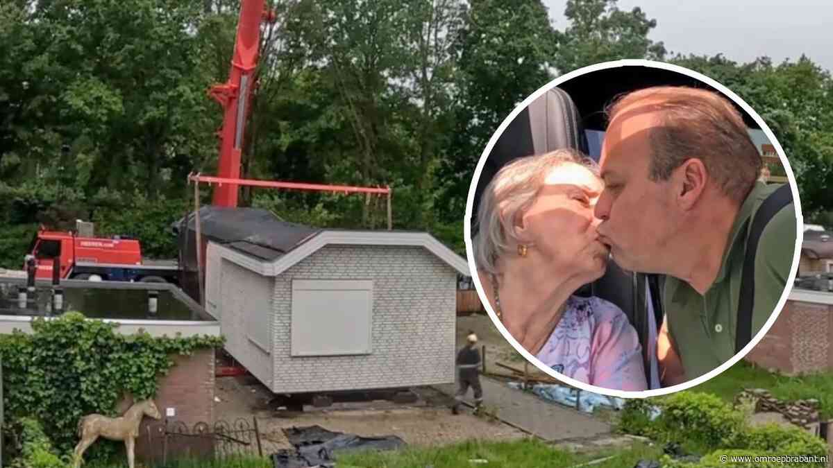 Frans Bauer emotioneel bij het weghalen van de woonwagen van zijn moeder