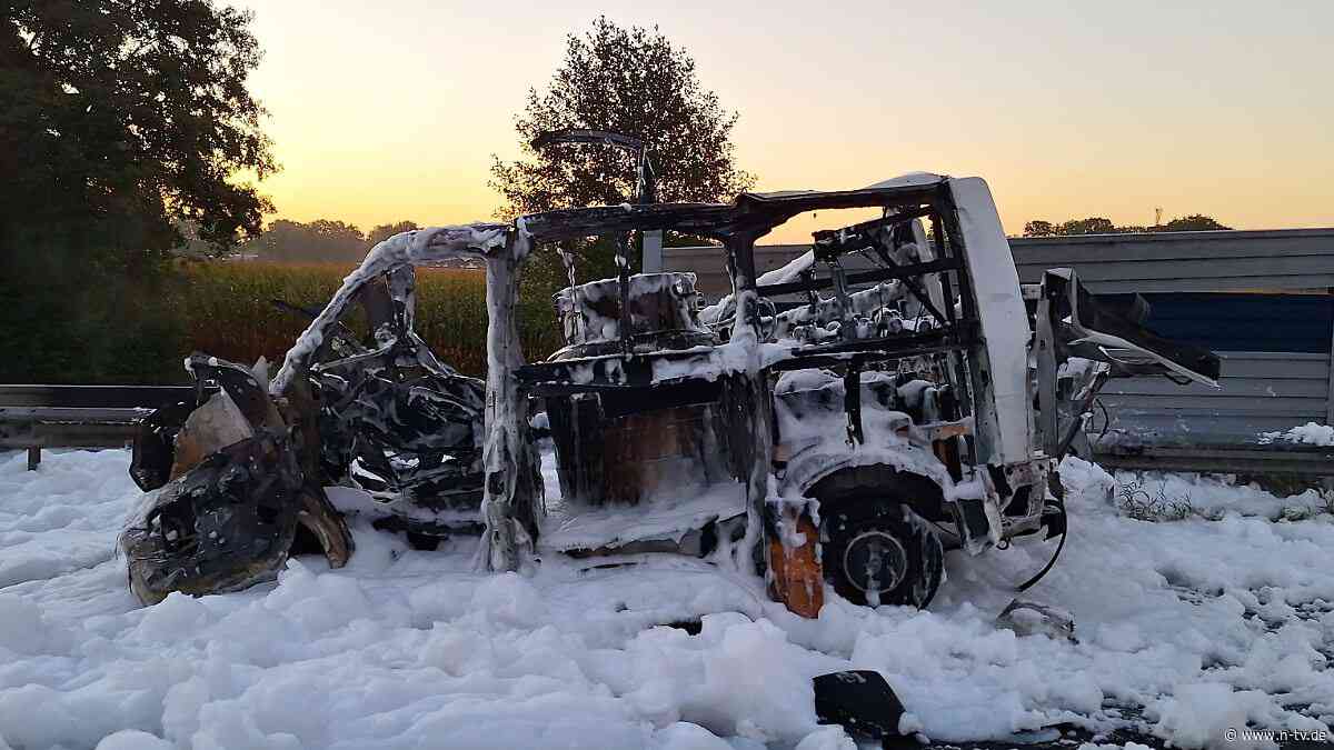 Detonation noch im Umland hörbar: Gefahrgut-Transporter explodiert auf der A1