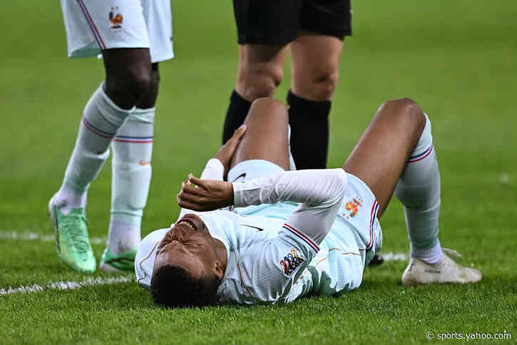 Mbappé leaves Zidane's debut match with possible injury 🎥