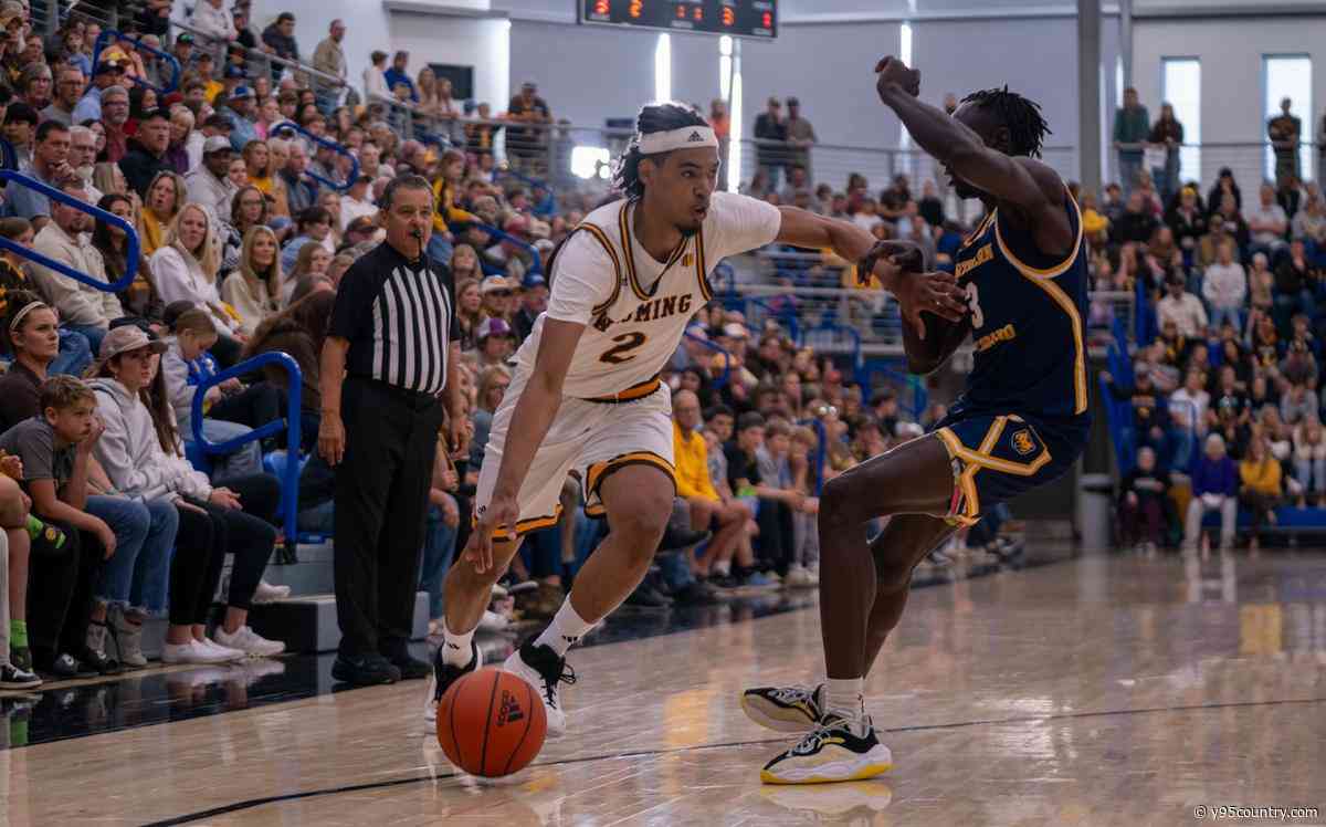 Pokes Host Northern Colorado in Exhibition Opener in Gillette