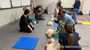 Palm Harbor class teaches CPR to people hard-of-hearing and deaf