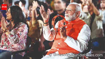 Blend social reforms with political work: PM Modi