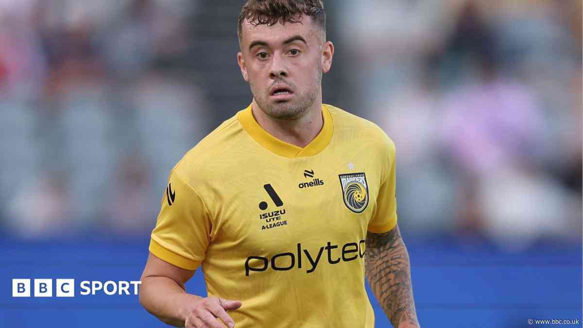 Gateshead sign midfielder McCalmont