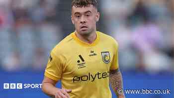 Gateshead sign midfielder McCalmont