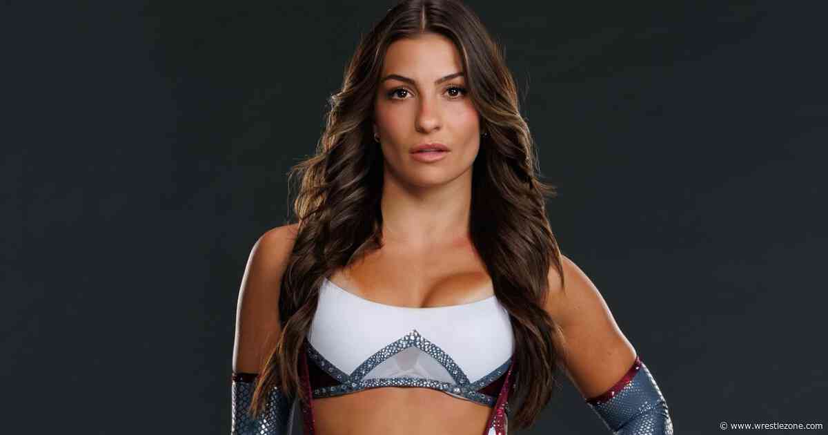 PHOTO: WWE’s Kendal Grey Reacts After Fan Makes Major Edit to Her Backside