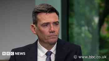 PM asks council for 'evidence for security guards'