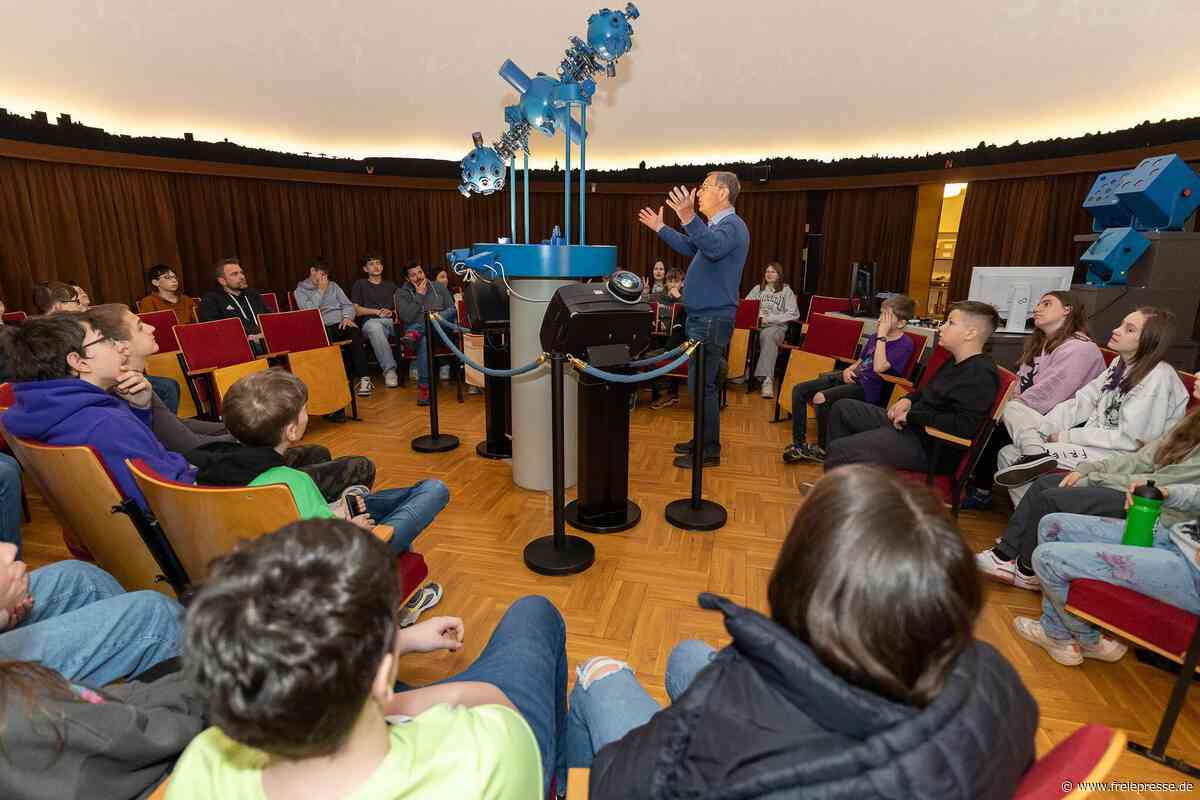 Gechillt in die Sterne schauen: Was sich im einzigen Planetarium des Vogtlands verändert