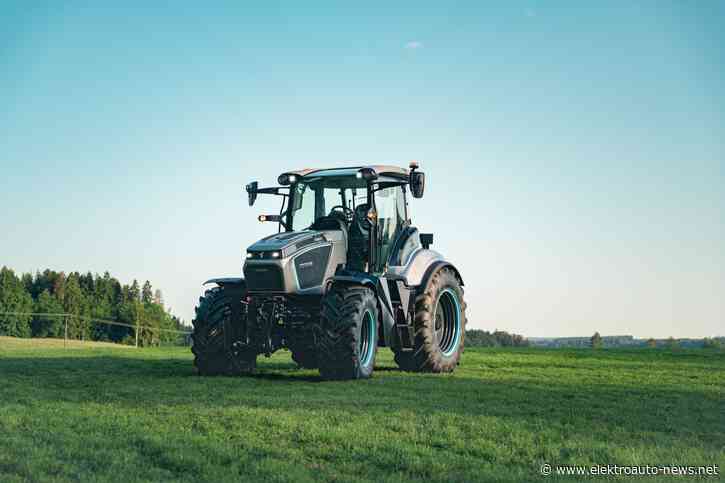 Tadus Elektro-Traktor arbeitet auch dann, wenn er stillsteht