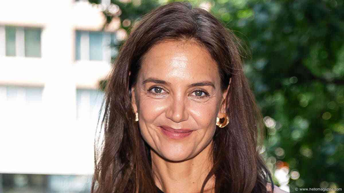 Katie Holmes lets loose in hilarious on-stage moment at the opera