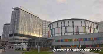 Parents with sick children 'left outside' Glasgow A&E as doors closed