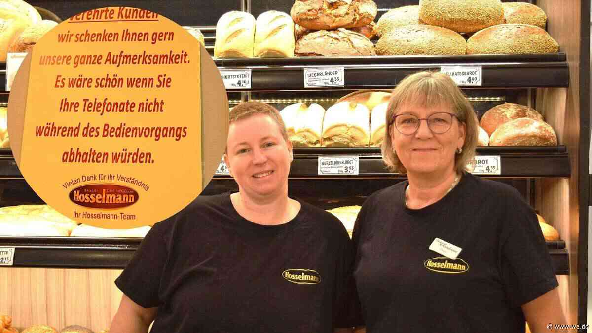 Bäckerei verbietet Telefonieren an der Theke – Verkäuferinnen stehen dahinter
