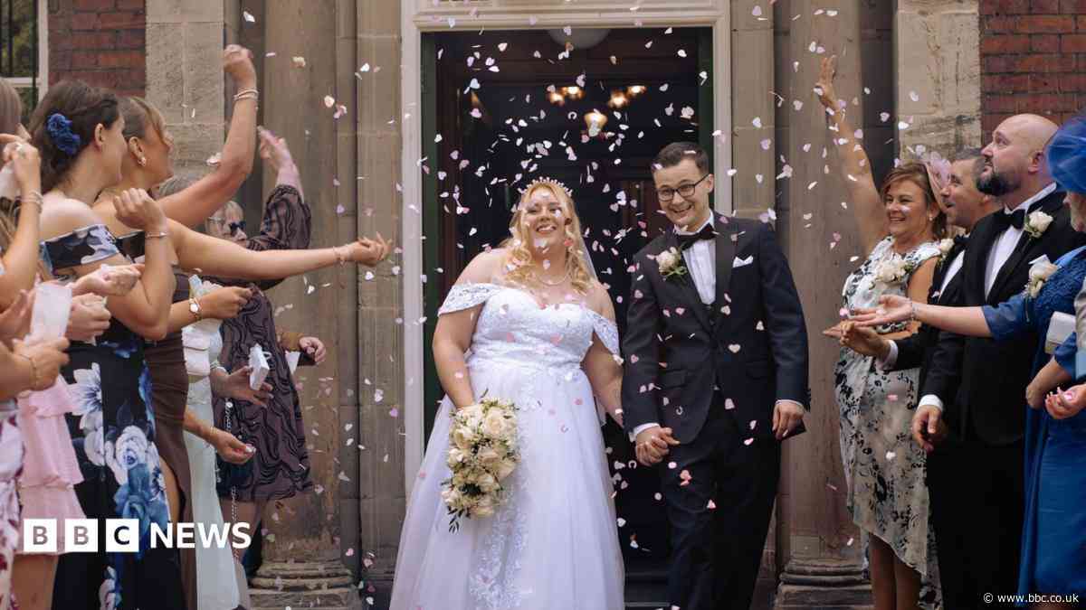 'Our wedding present ruined us': Couple join dozens in car seller dispute