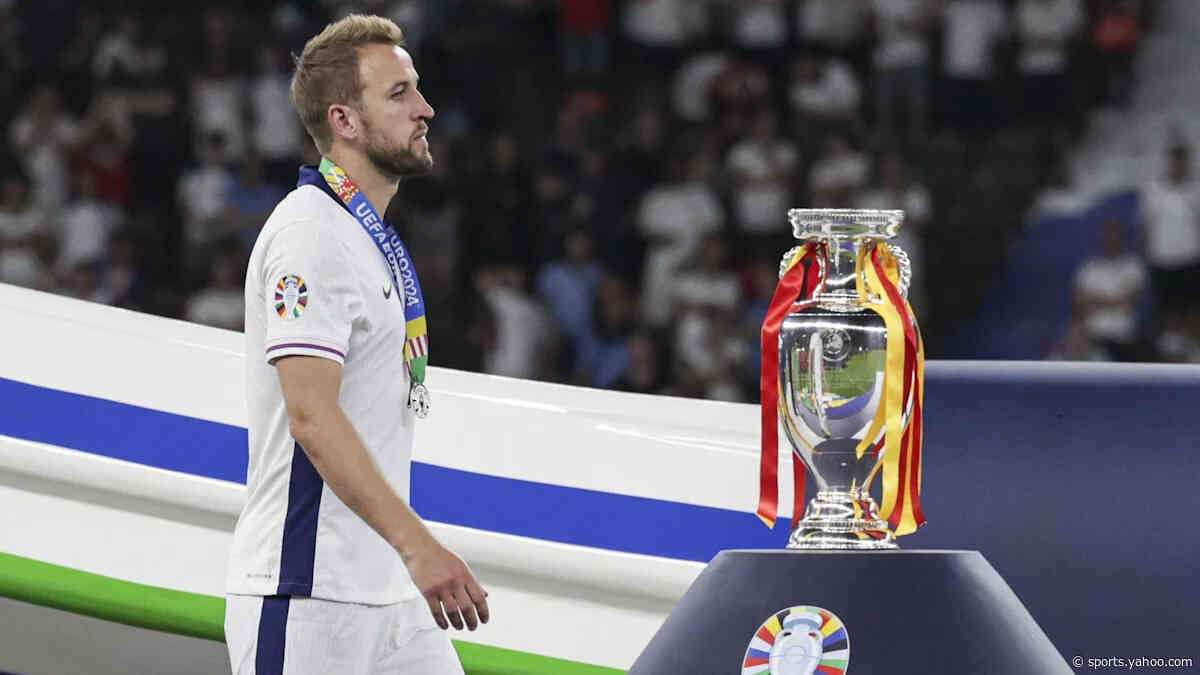 Do England have a problem against top-10 teams?
