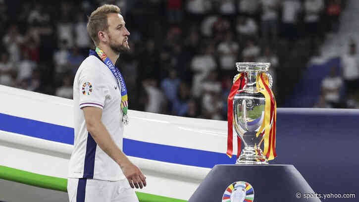 Do England have a problem against top-10 teams?