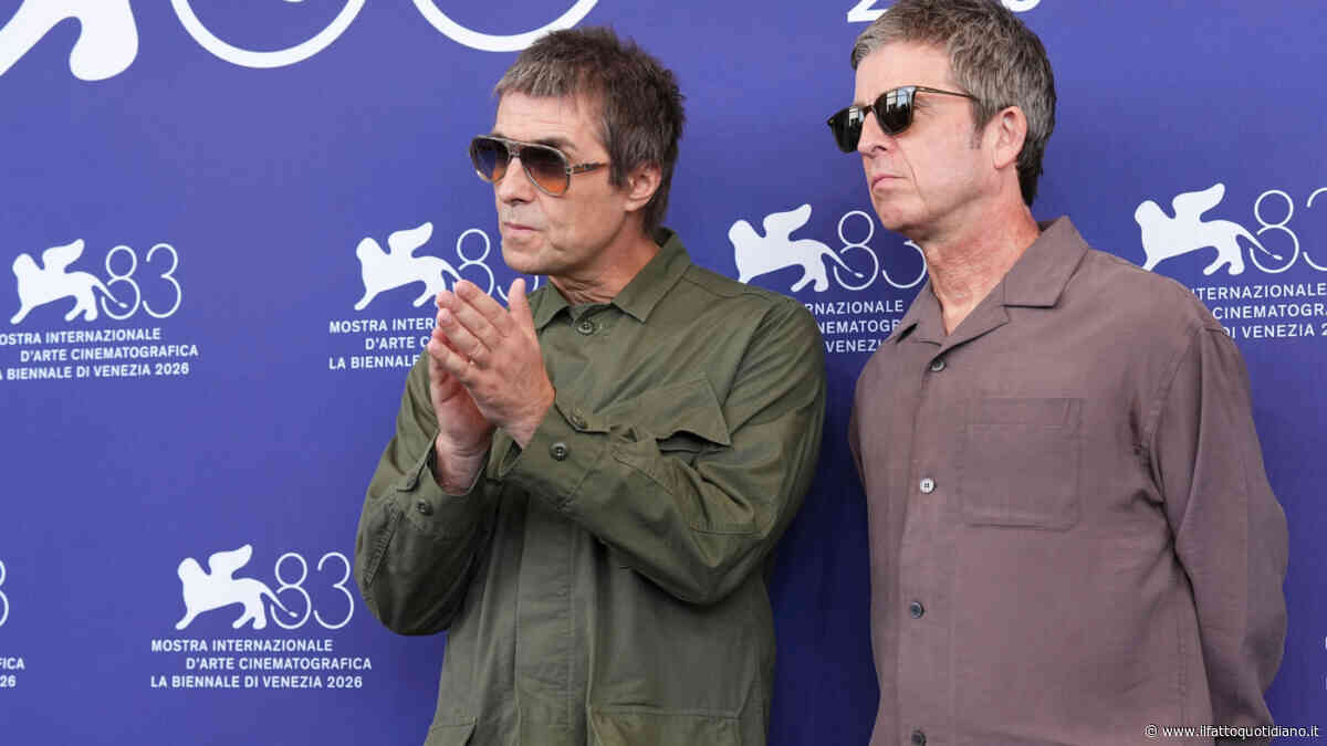 Da 178 a 7.267 euro: il salto folle dei prezzi dei biglietti Oasis nonostante le nuove regole anti-secondary ticketing. La band avvisa: “I truffatori si spacciano per noi”