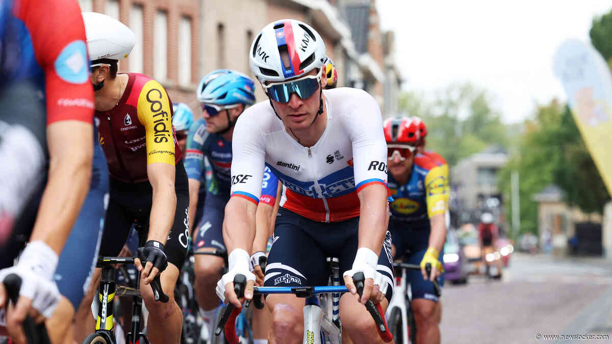 Bizarre situatie op WK wielrennen: Slowakije gaat na uitvallen renners met masseur van start in wegwedstrijd