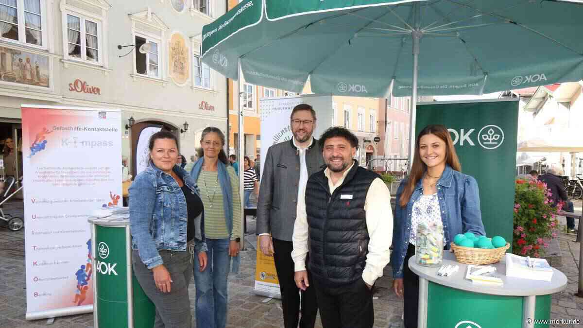 „Schneller, als man denkt, braucht man selbst Hilfe": Werbung fürs Ehrenamt in oberbayerischer Innenstadt