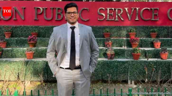His grandfather was a Chambal 'baaghi': Meet Dev Prabhakar Singh Tomar who secured UPSC Rank 629