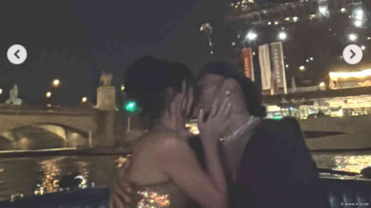 Verliebt in Paris: Kim Kardashian knutscht vor dem Eiffelturm