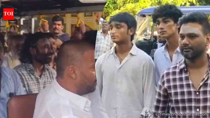 Dhanush seeks blessings at Palani temple with sons and family