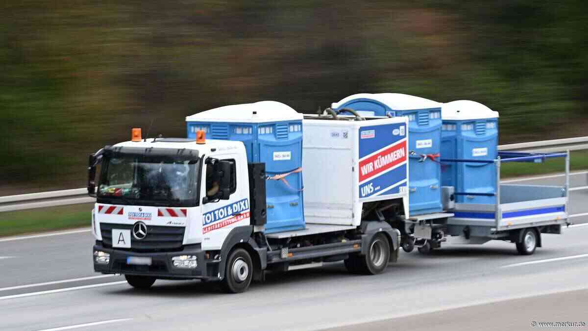 Garching mietet Dixiklos statt Wagen für Vereine – 25 Euro Eigenbeteiligung pro Toilette