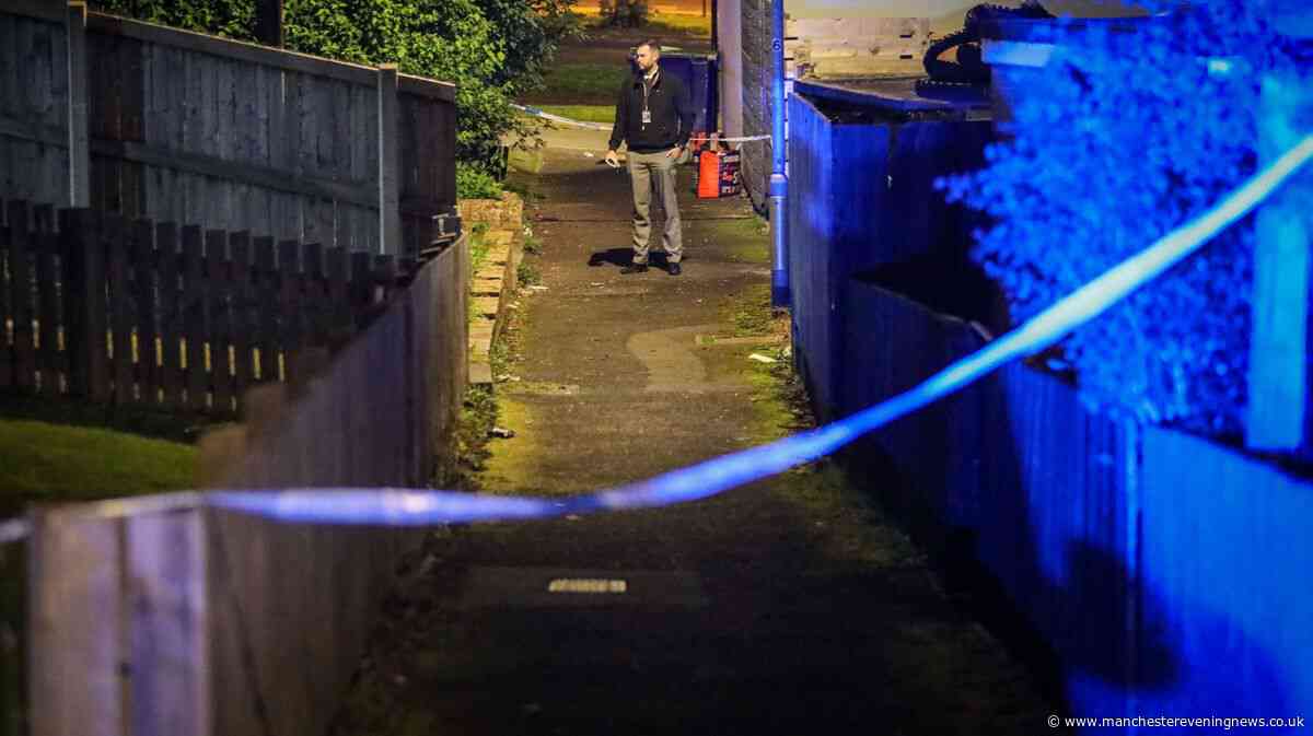 Double stabbing as violence erupts in Oldham and alleyway taped off by police