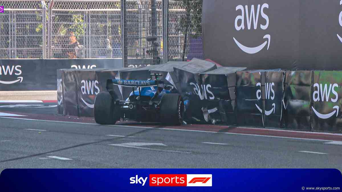 Albon slams into the wall and brings out safety car