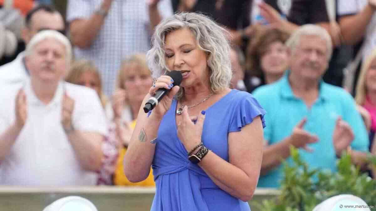„Wird immer bei dir sein“: Schlager-Ikone Claudia Jung auf Auslandsreise an verstorbenen Mann erinnert