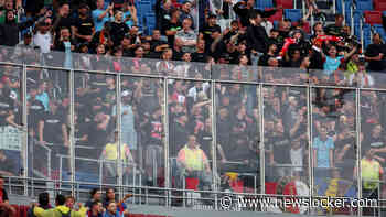 UEFA straft Feyenoord voor racisme en bekergooien bij FC Barcelona