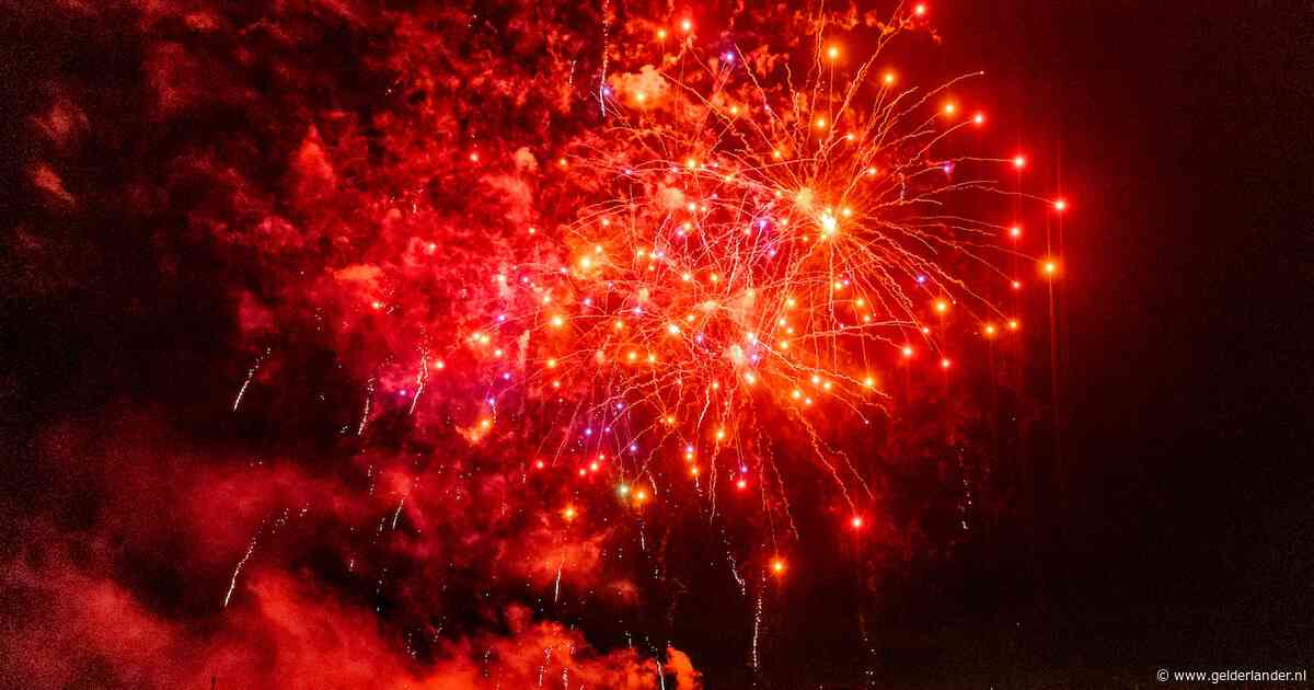 Zelfgemaakt vuurwerk gevonden in woning Andelst: man aangehouden