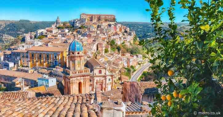Where is hot in October? Stunning destinations with plenty of sun, chosen by our editors