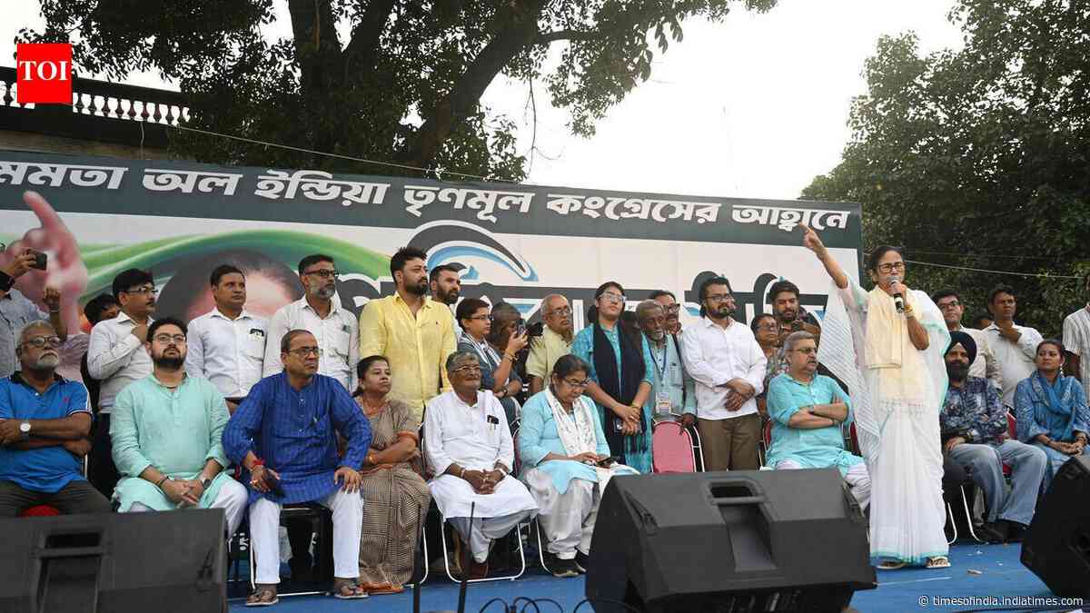 ‘Vanish Kumar must go’: Mamata attacks CEC, calls for oppn unity