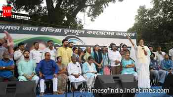 ‘Vanish Kumar must go’: Mamata attacks CEC, calls for oppn unity