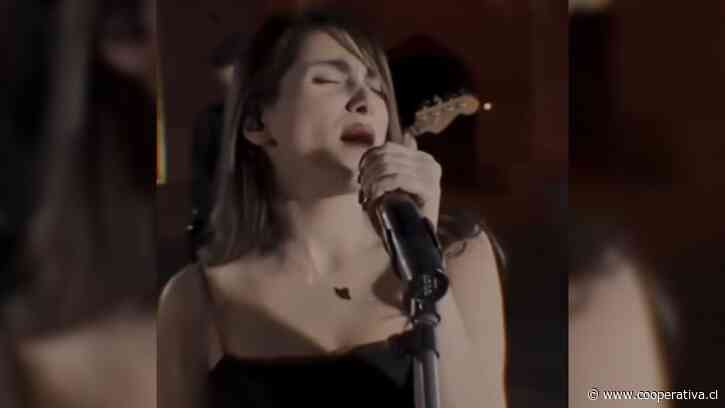 Irán confirmó condena de 74 latigazos contra cantante por un concierto virtual sin velo
