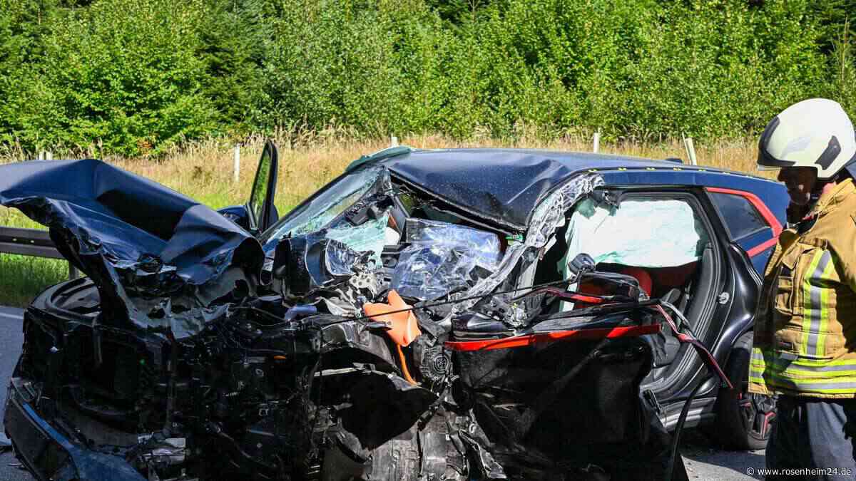 Unfall bei Feldkirchen-Westerham: Frau (43) aus Kreis Rosenheim erlitt bei Kollision Milzriss