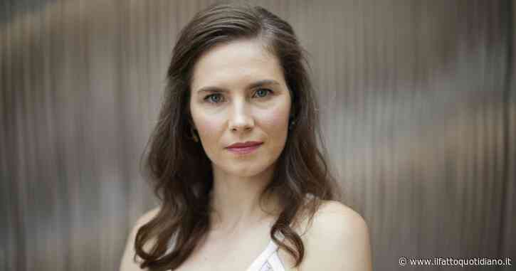 “È una storia di misoginia. Io e Raffaele Sollecito ci vogliamo bene”: Amanda Knox torna a parlare del delitto di Perugia. Le scuse (mai bastate) a Patrick Lumumba
