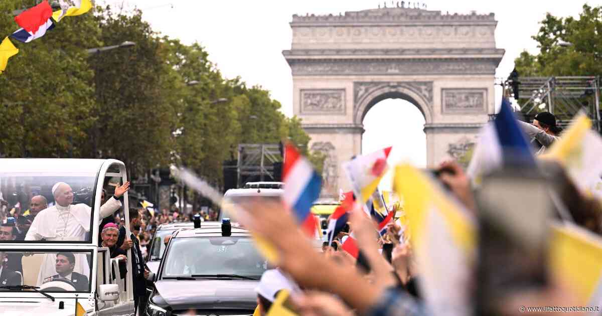 Leone XIV incanta Parigi la laica: 700mila persone alla messa in Place de la Concorde. Presente anche Brigitte Macron