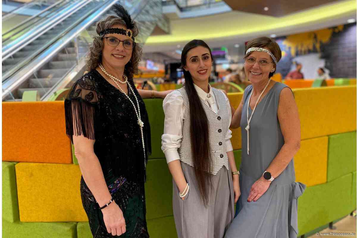 Hier kauft das Vogtland ein: Die Plauener Stadt-Galerie feiert – Mitarbeiter eröffnen Festwoche im Kostüm