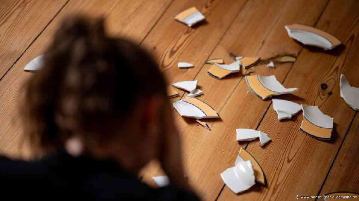 Zwischen Gewalt und Manipulation: Wie drei Frauen sich aus missbräuchlichen Beziehungen befreiten