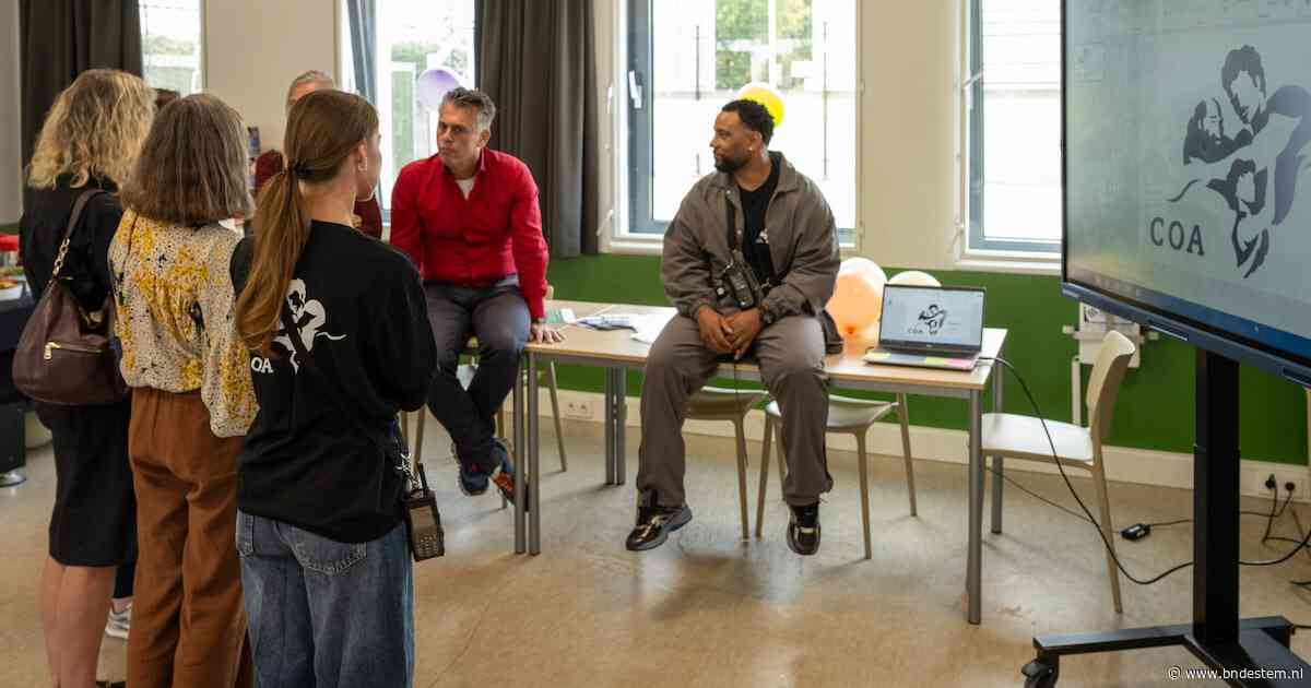 Open dag biedt kijkje achter de voordeur van opvang asielzoekers: ‘Je ziet pas wat hier gebeurt als je binnen bent’