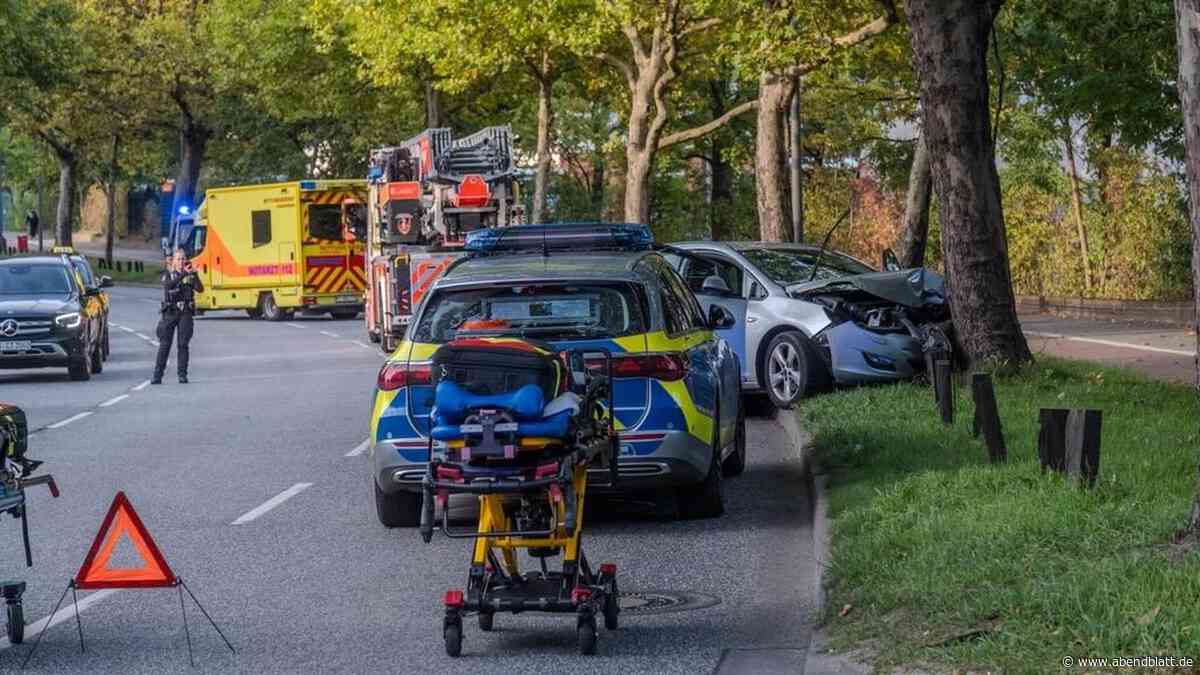Schwangere fährt auf Ring 2 frontal in einen Baum – und erleidet Bauchverletzung